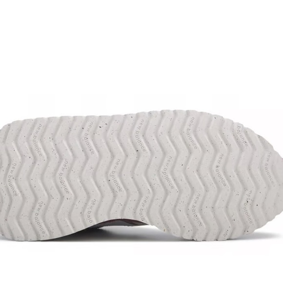 New Balance 237 Burgundy and White Sneakers Size-9.5 NWT - Picture 6 of 15